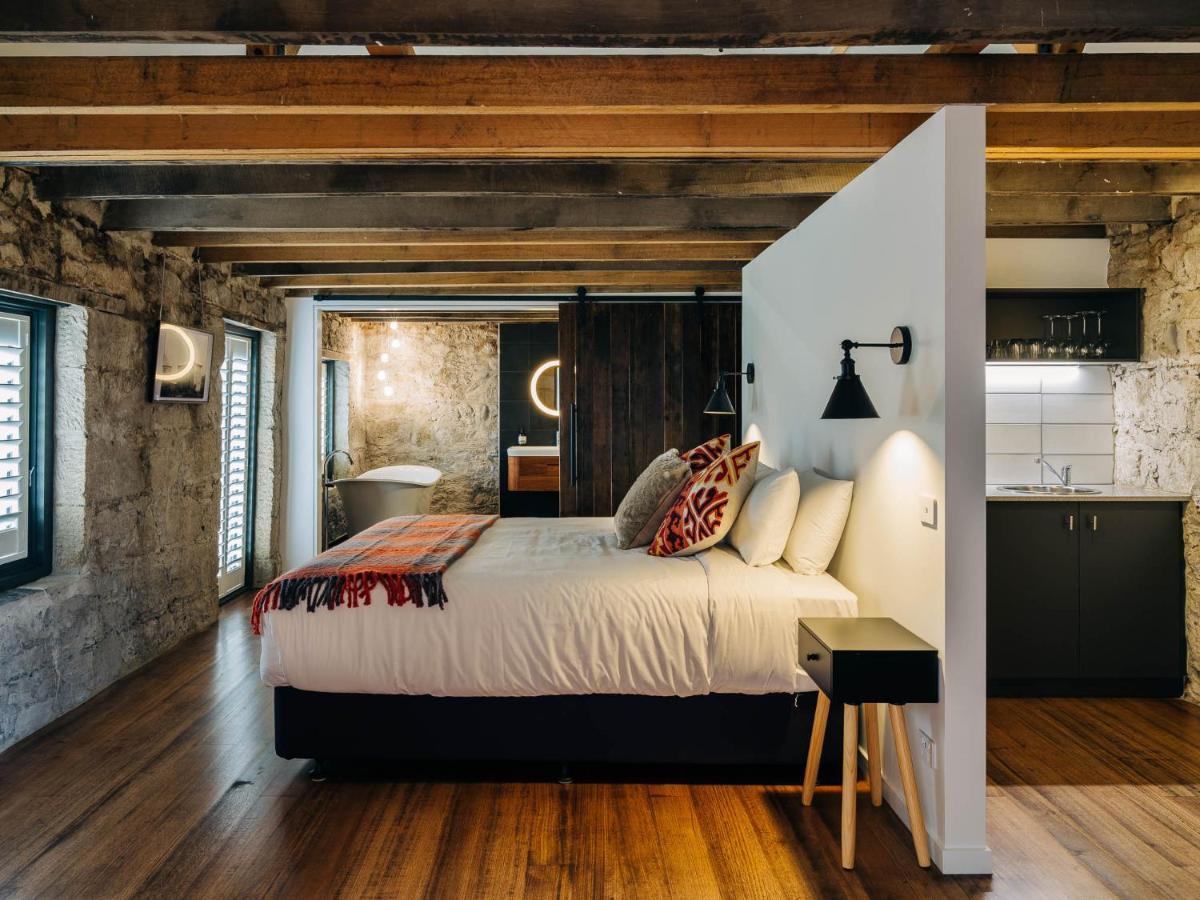 Triabunna Barracks Bed & Breakfast エクステリア 写真