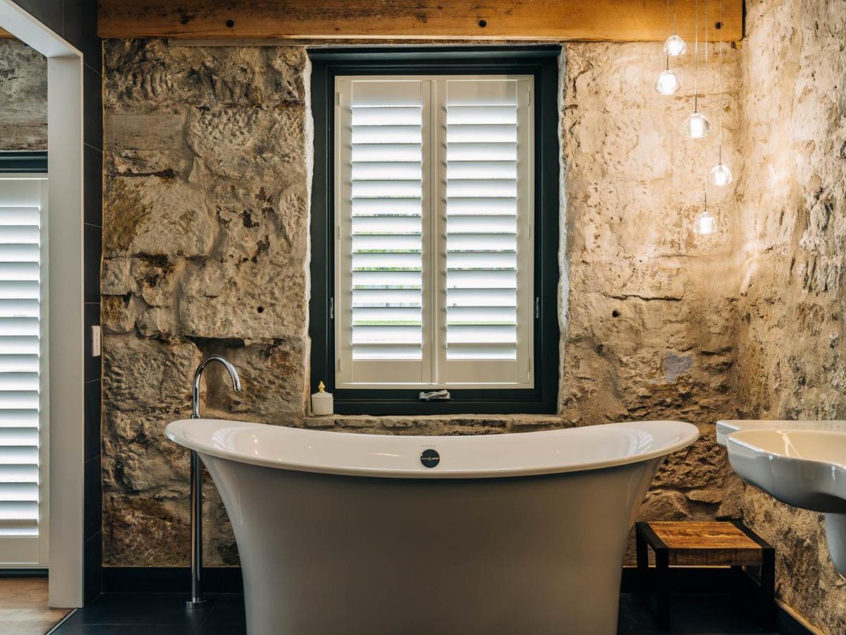 Triabunna Barracks Bed & Breakfast エクステリア 写真